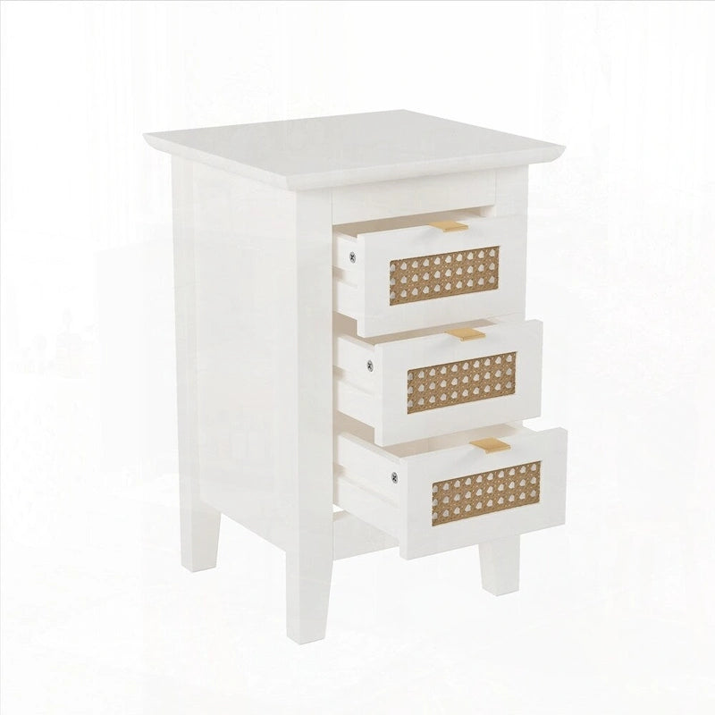 Tables de chevet en bois (lot de 2) avec surfaces en rotin tressé et trois tiroirs