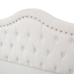 Lit plateforme "Queen Size" avec tête et pied de lit arqués, clous décoratifs et capitonnage
