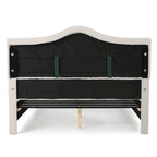 Lit plateforme "Queen Size" avec tête et pied de lit arqués, clous décoratifs et capitonnage