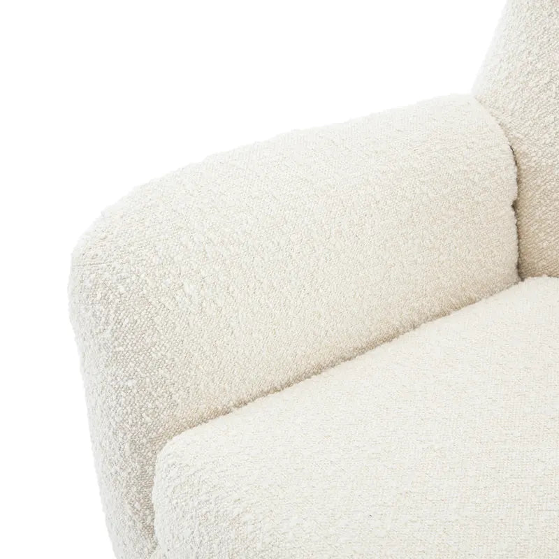 Fauteuil club à oreilles en boucle Amande, une place