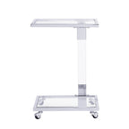Table d'appoint contemporaine en forme de C Grondin avec plateau en verre trempé, structure en acier et acrylique, roulettes verrouillables