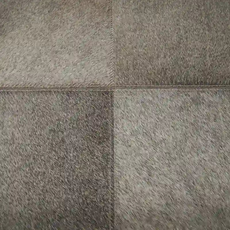 Table d'appoint en cuir pleine fleur gris avec pieds argentés en diagonale, 1-2 personnes